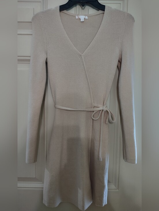 Gianni Bini Dresses & Skirts - Gianni Bini Ribbed Knit Top in Light Tan